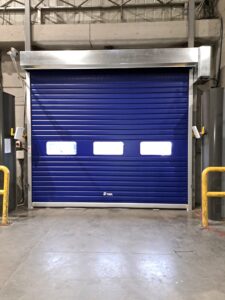 PAW-SG5 güvenlikli sarmal kapı mavi renk pencereli iç mekan fabrika kapısı