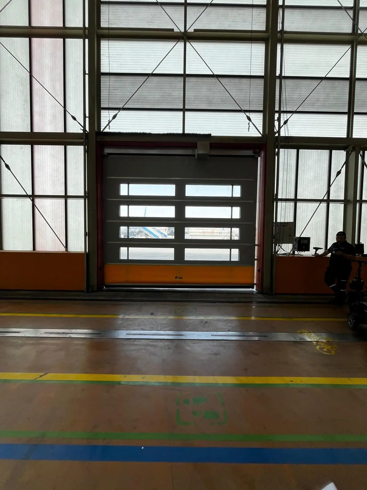 Power XL Kapılar PAW Ezer Power XL İç Mekan Pencereli Otomatik Hangar Kapısı